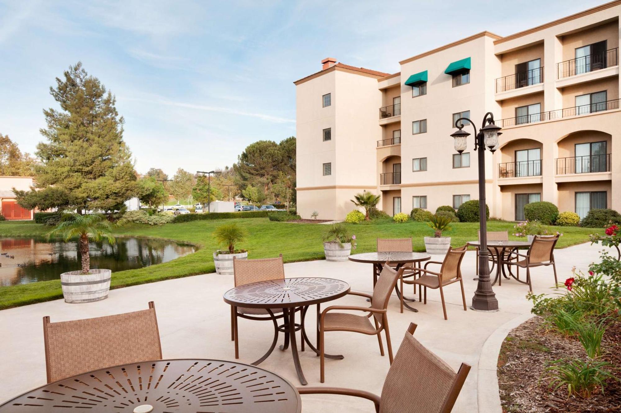 Embassy Suites By Hilton Temecula Valley Wine Country Eksteriør billede